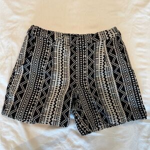 Black and White Geometric Bermudas